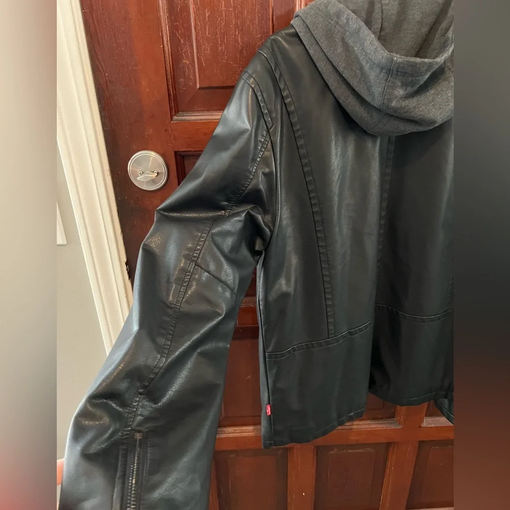 Men’s Levi faux leather jacket - Picture 7 of 10